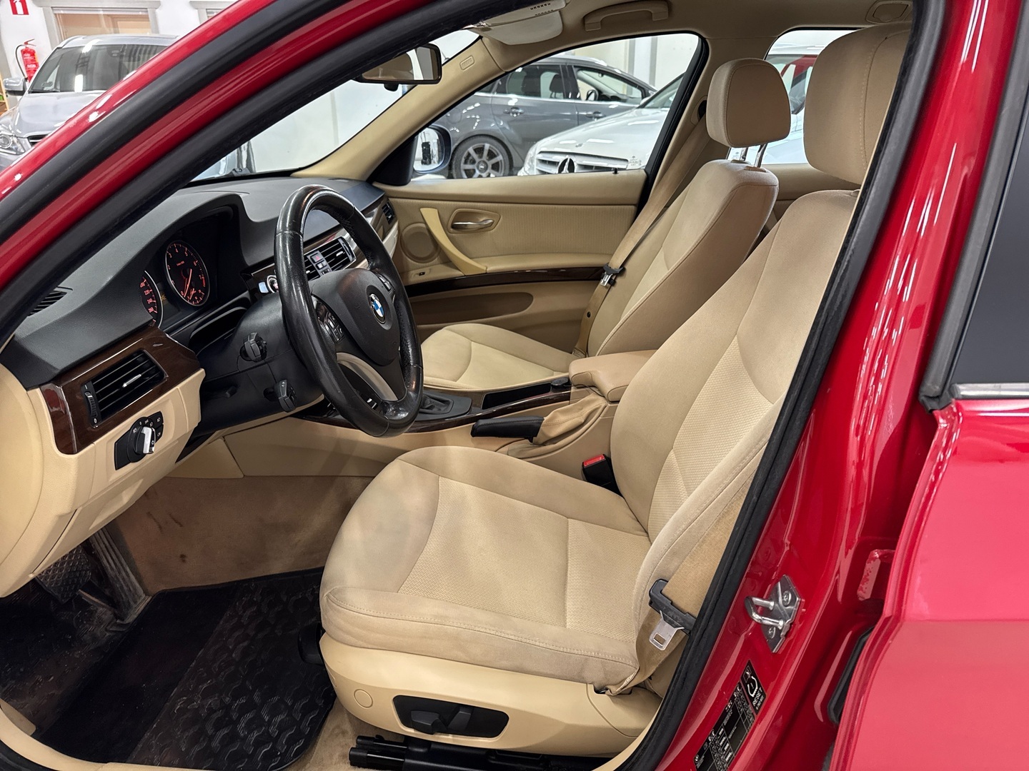 BMW 320 2009