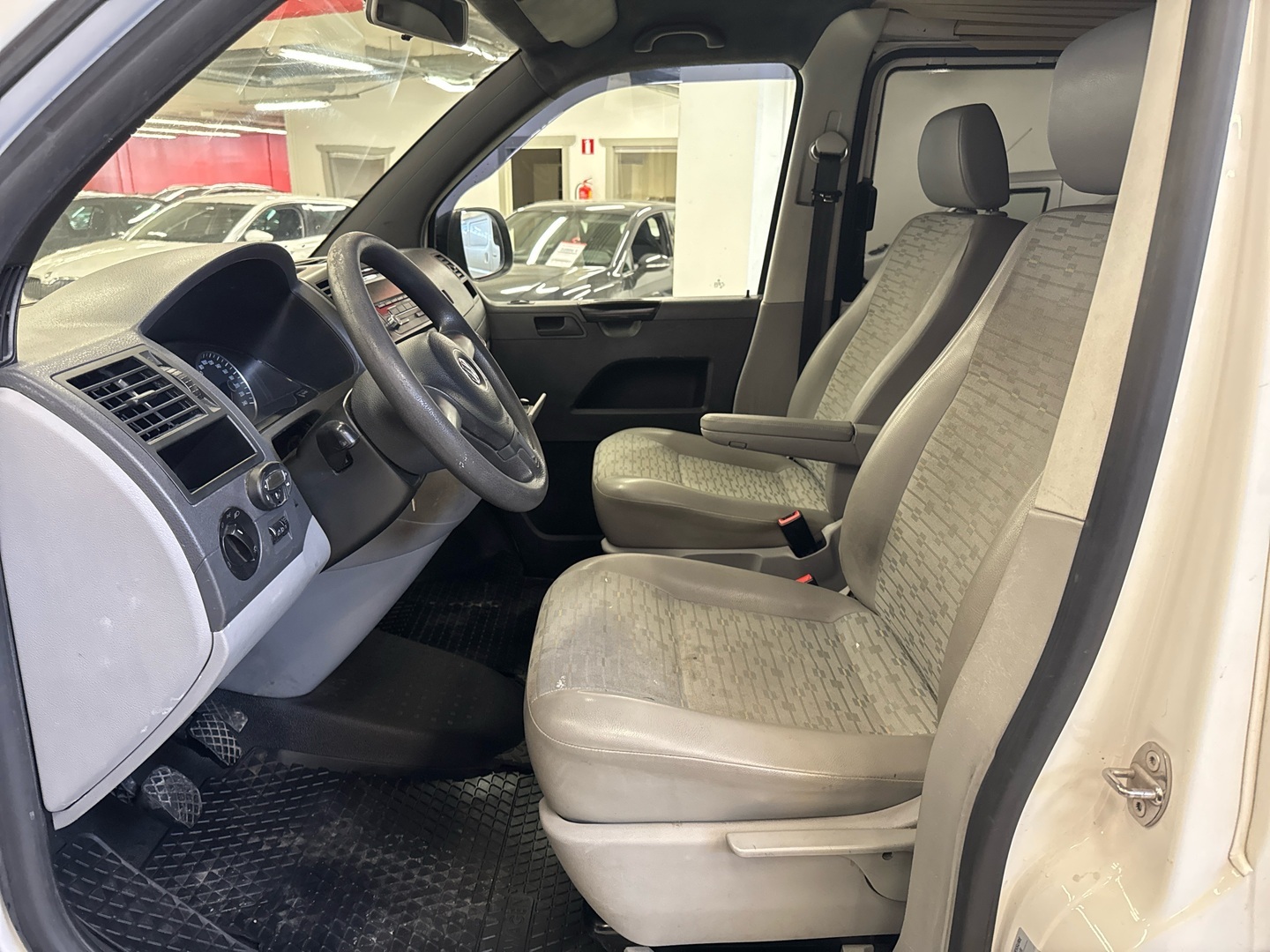 VOLKSWAGEN Transporter 2011