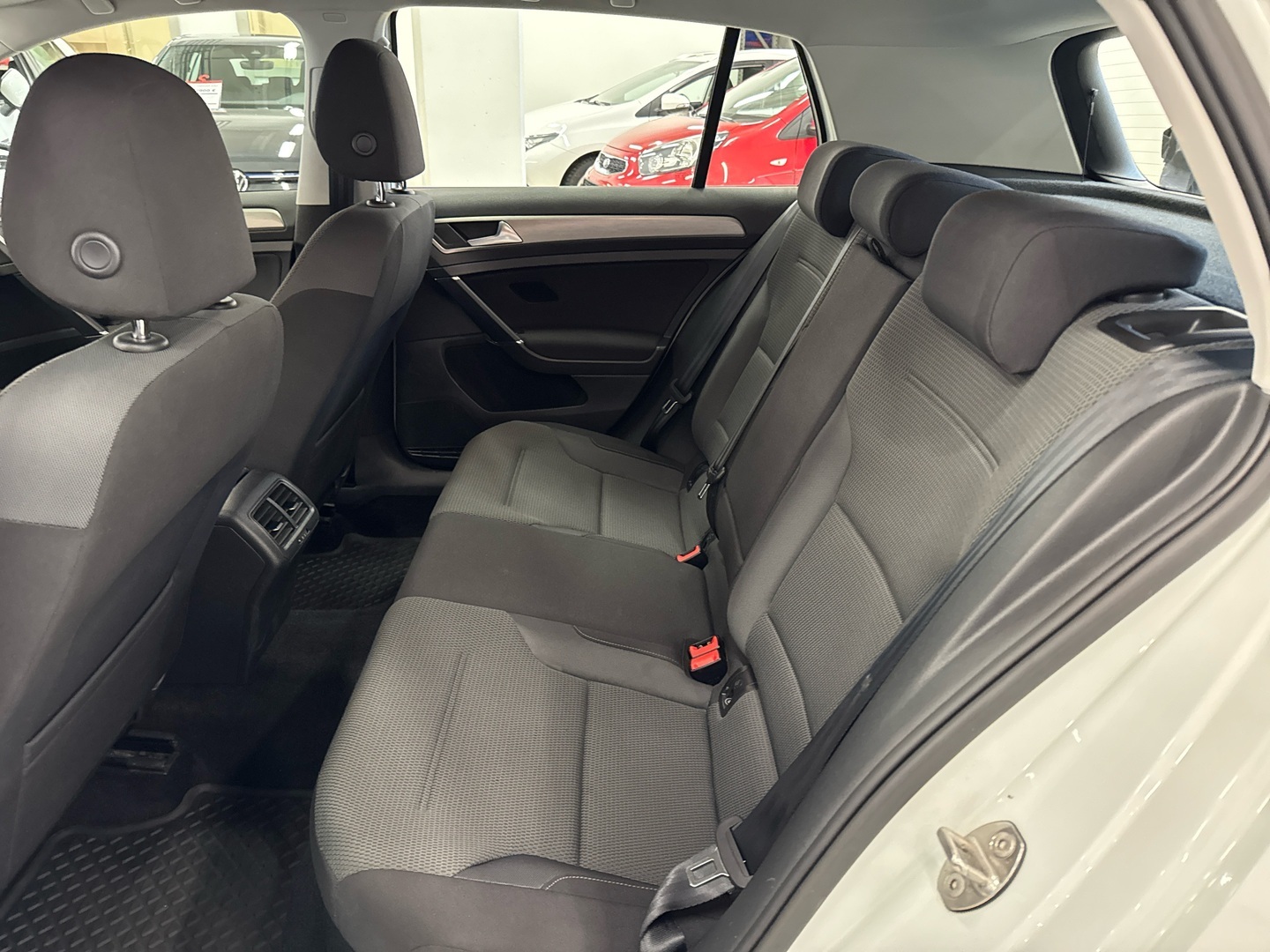 VOLKSWAGEN Golf 2014