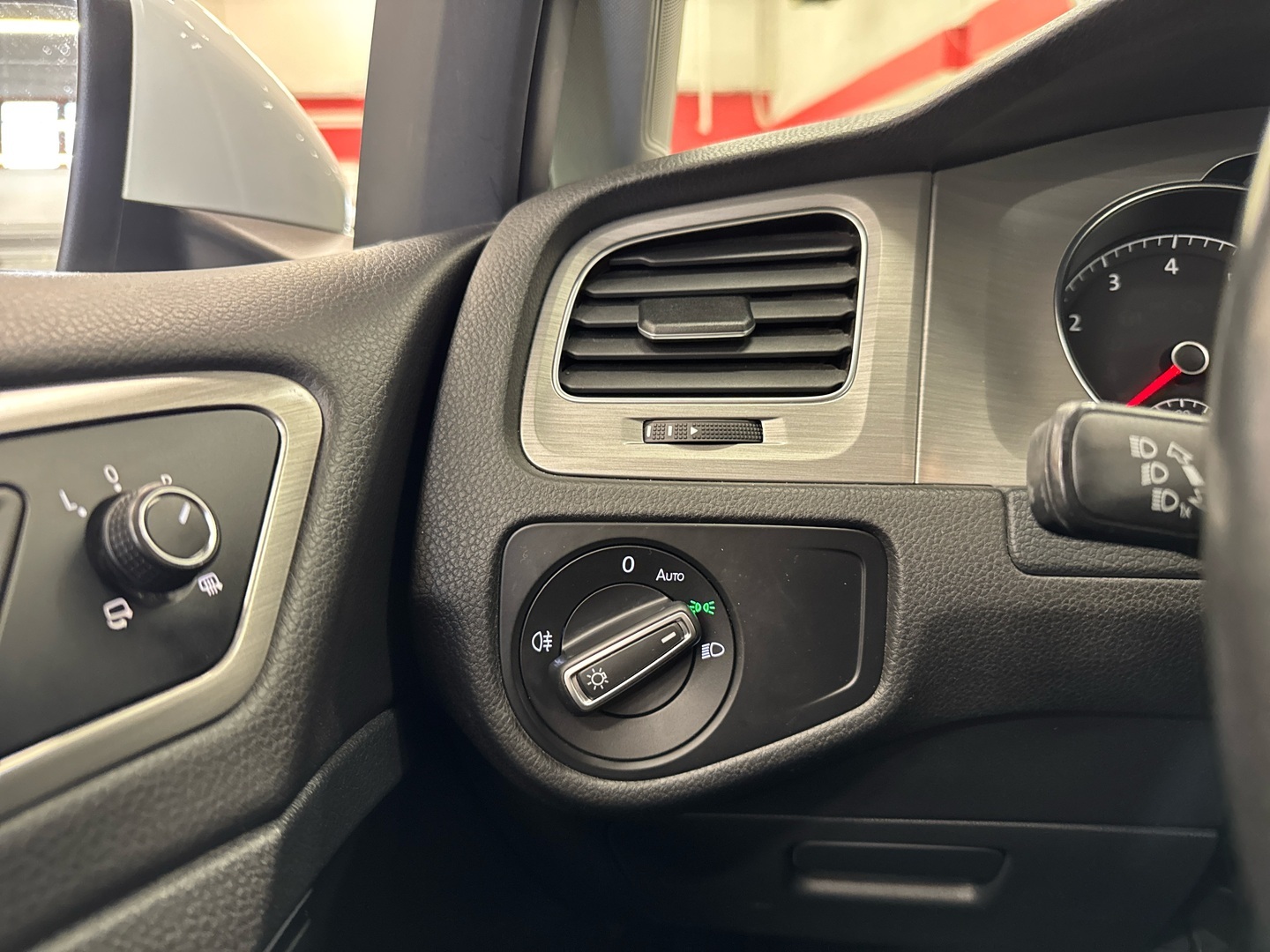 VOLKSWAGEN Golf 2014