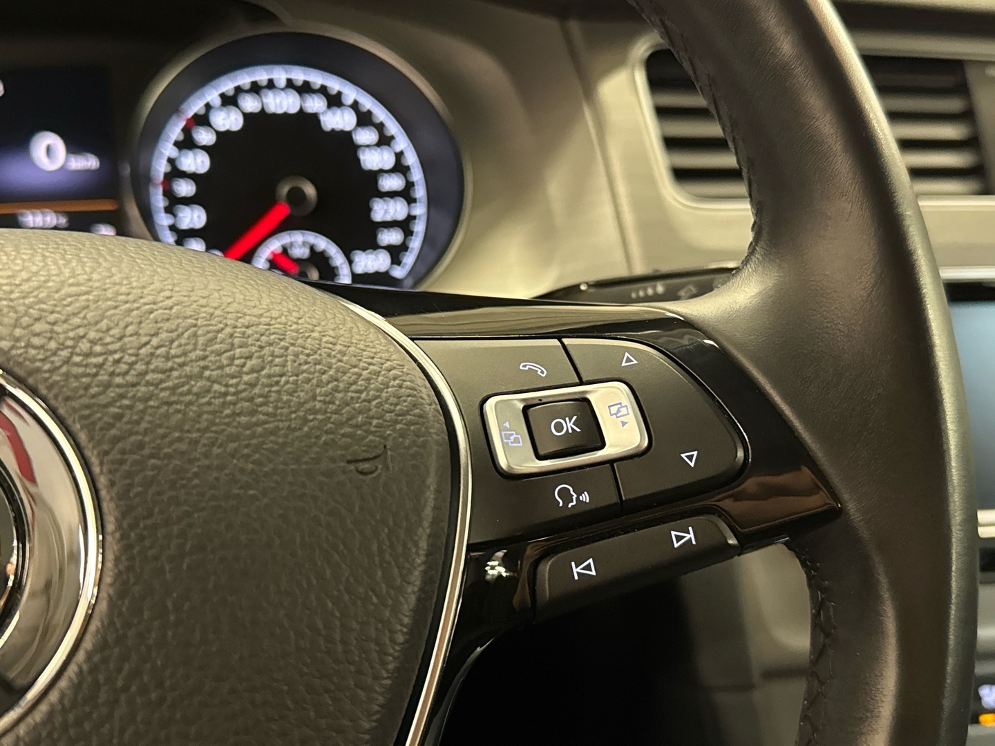 VOLKSWAGEN Golf 2014