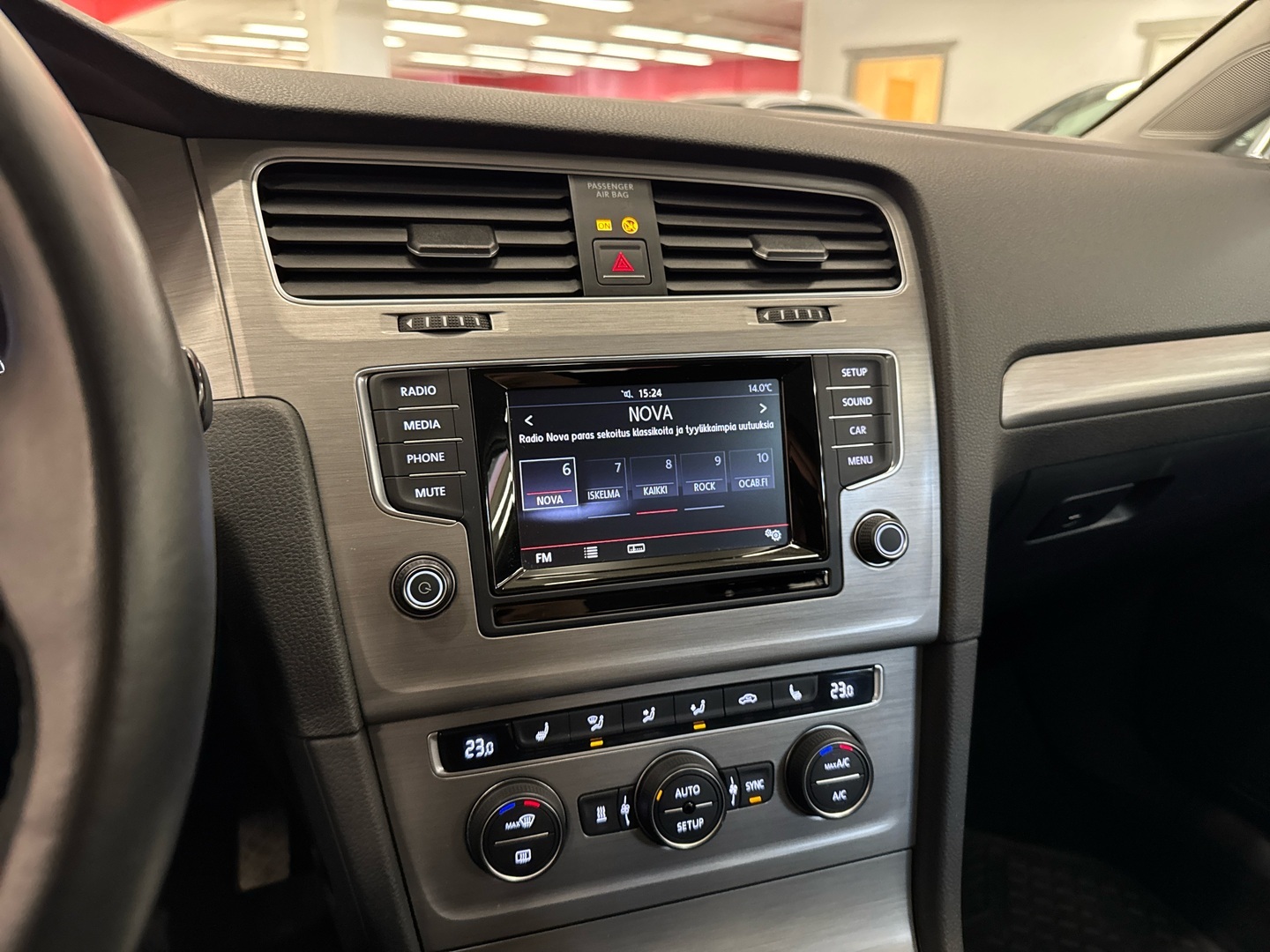 VOLKSWAGEN Golf 2014