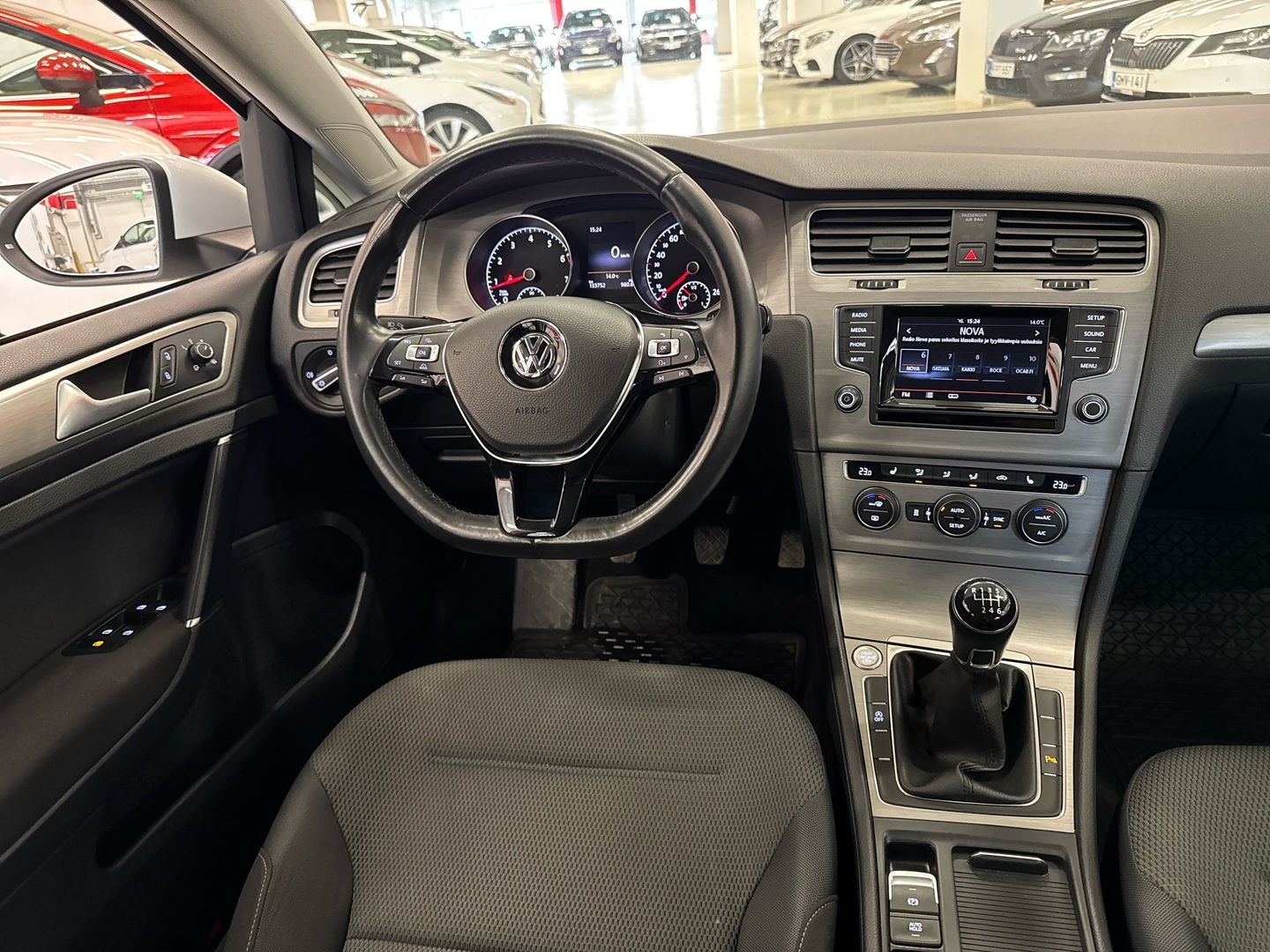 VOLKSWAGEN Golf 2014