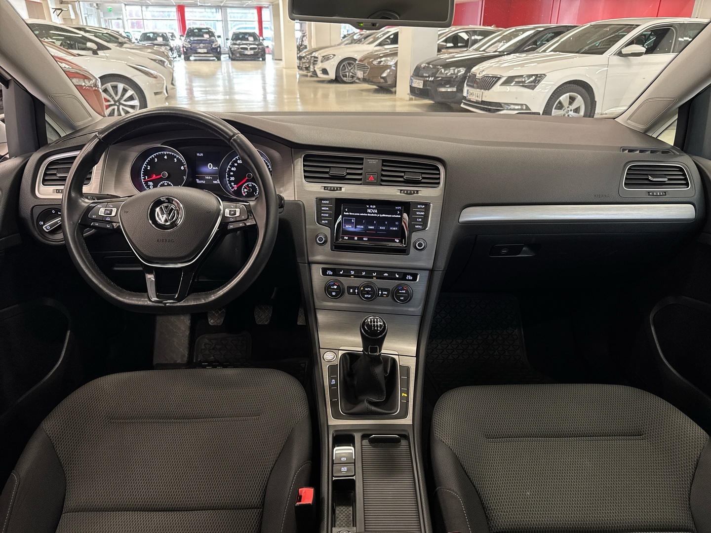 VOLKSWAGEN Golf 2014