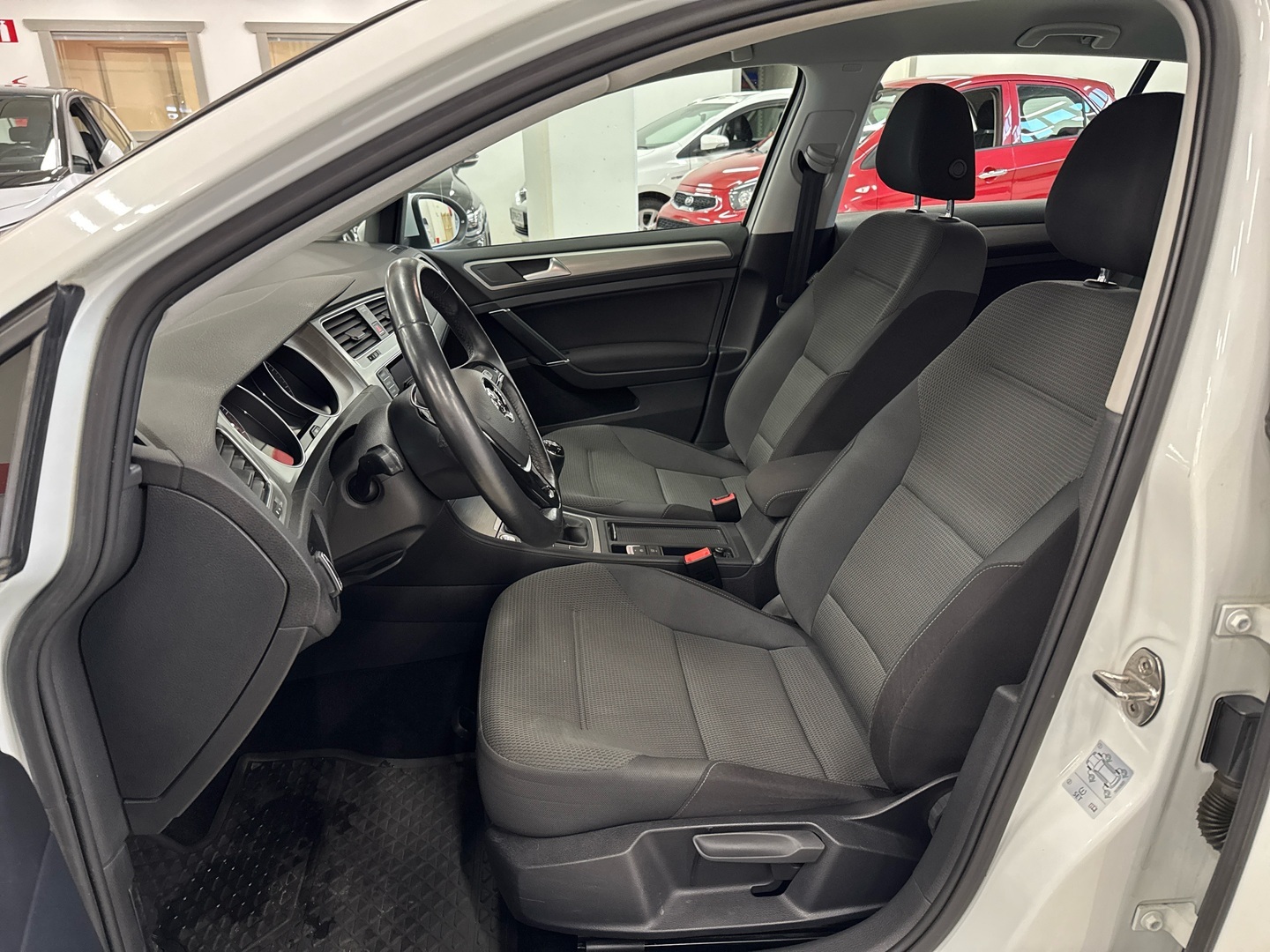 VOLKSWAGEN Golf 2014