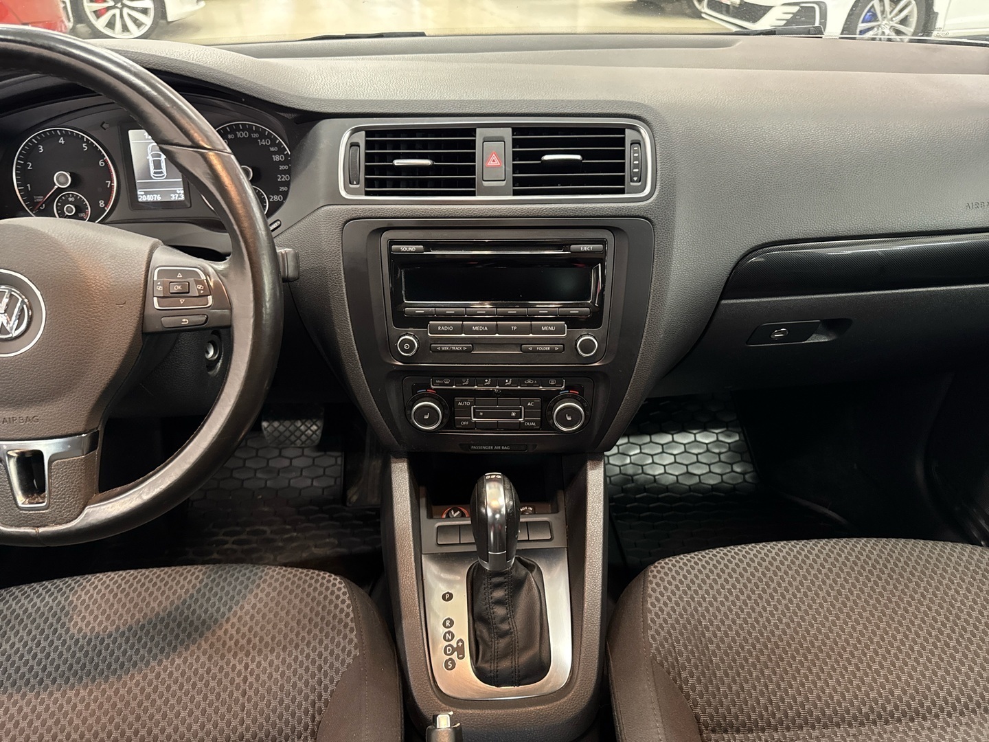 VOLKSWAGEN Jetta 2012