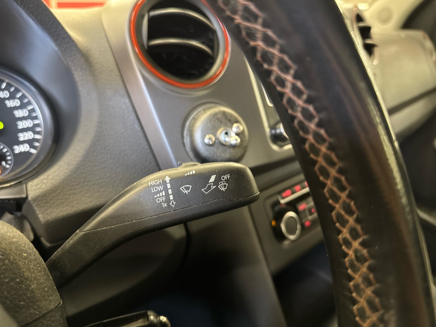 VOLKSWAGEN Amarok 2014