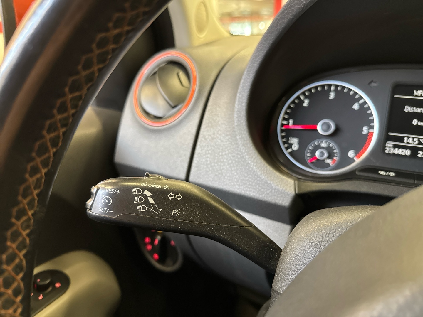 VOLKSWAGEN Amarok 2014