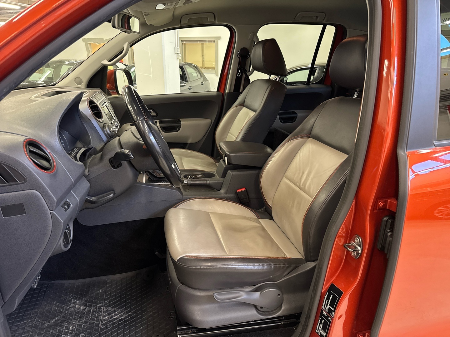 VOLKSWAGEN Amarok 2014