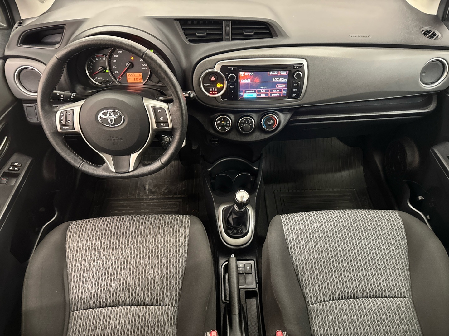 TOYOTA Yaris 2014