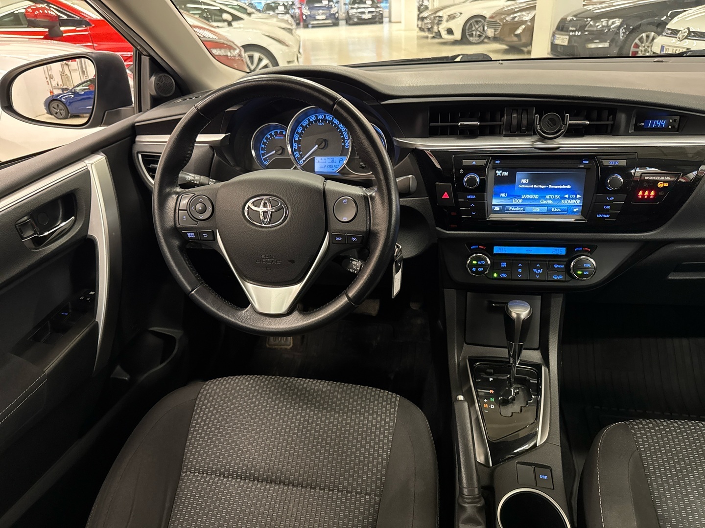TOYOTA Corolla 2015