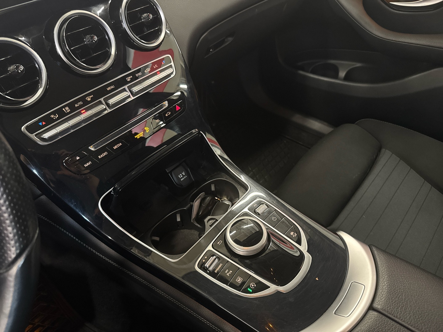 MERCEDES-BENZ GLC 2016