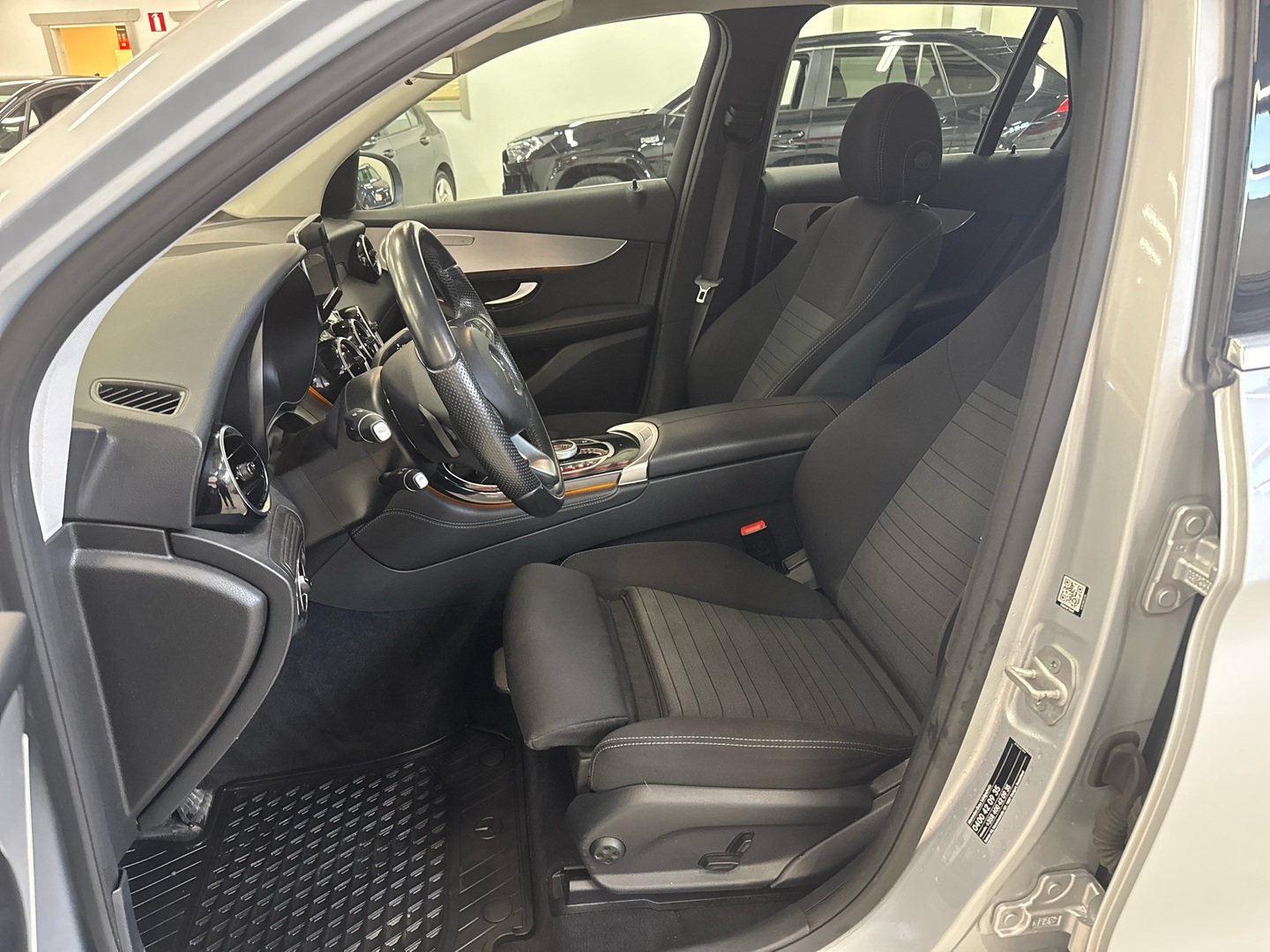 MERCEDES-BENZ GLC 2016
