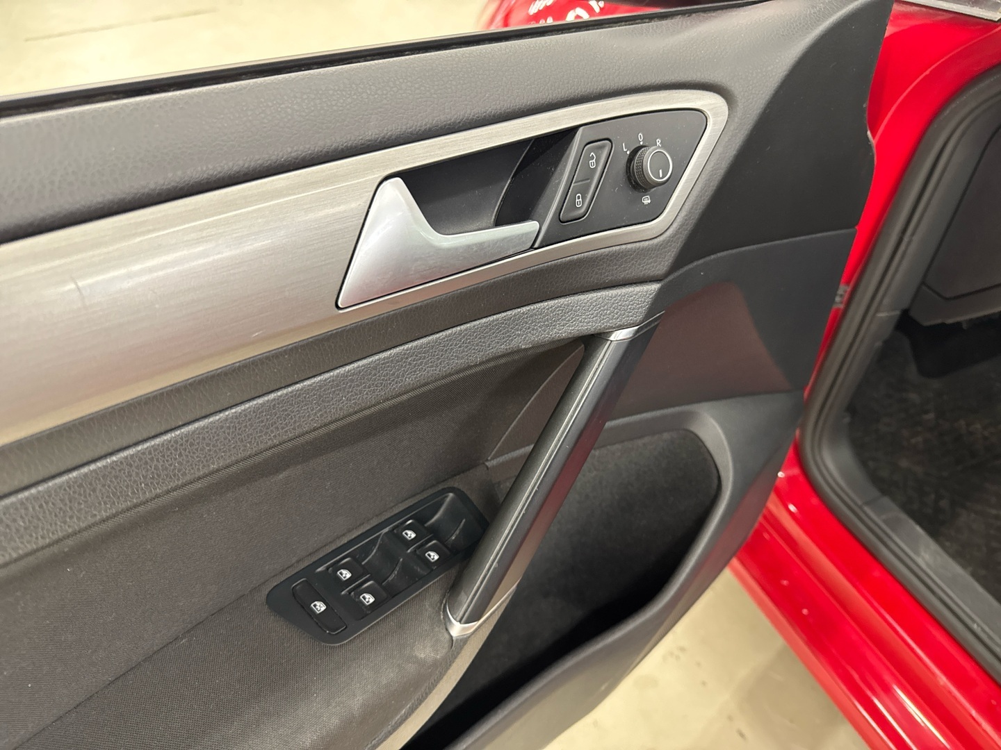 VOLKSWAGEN Golf 2016