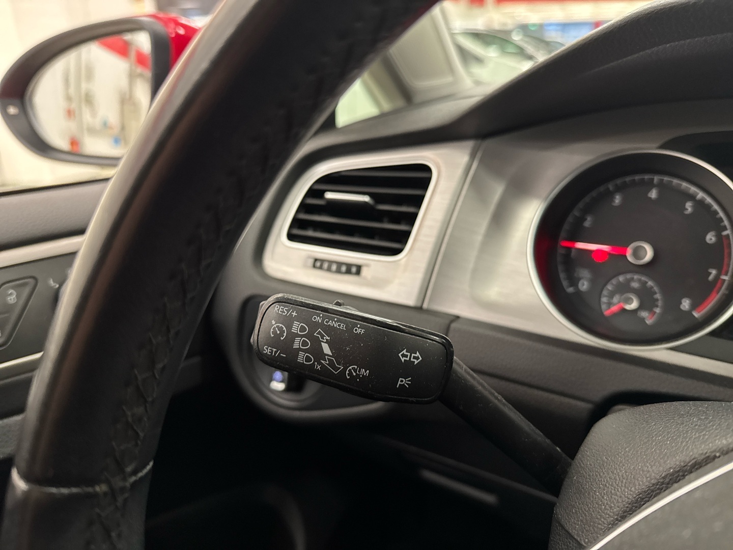 VOLKSWAGEN Golf 2016