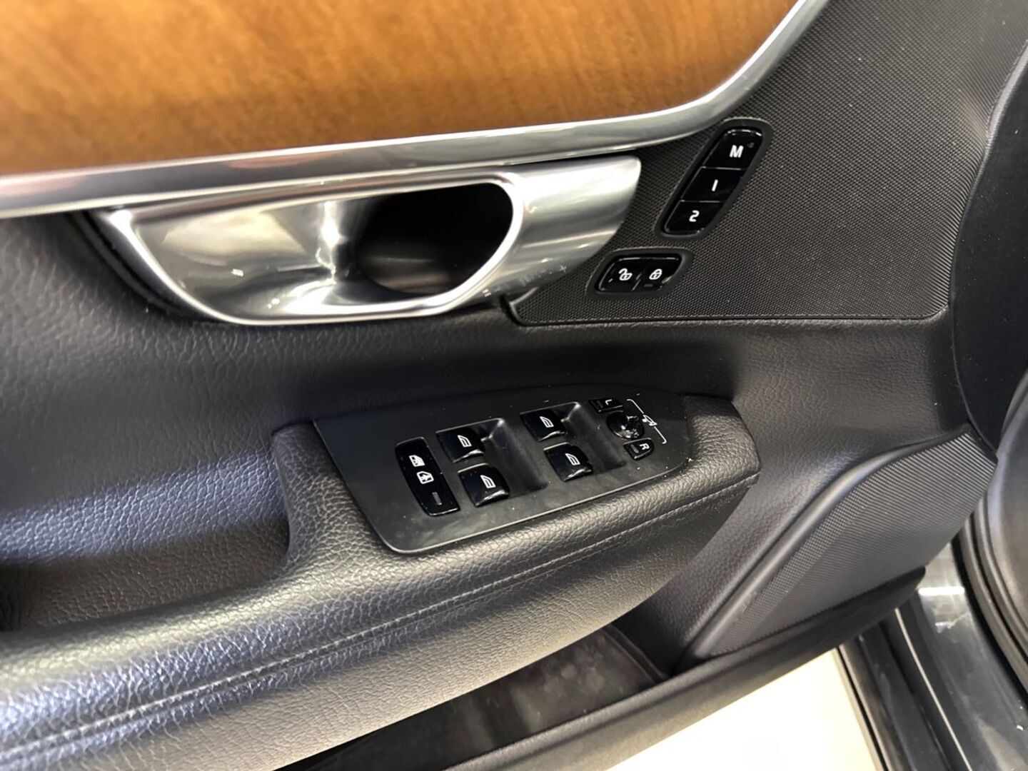 VOLVO S90 2016
