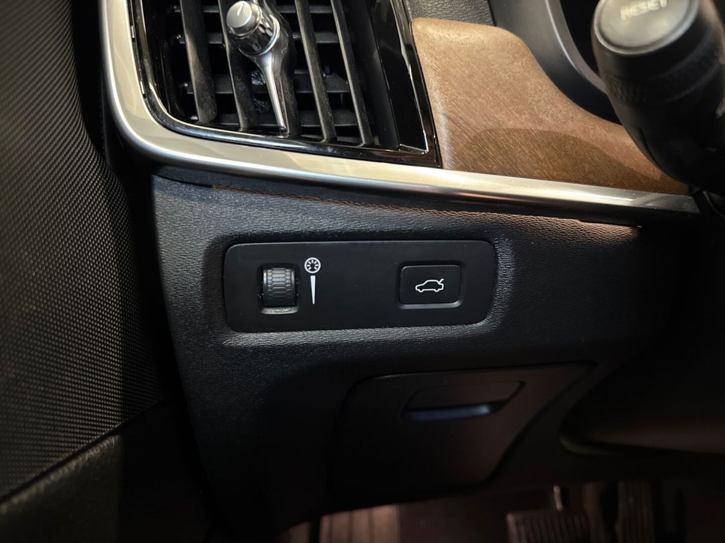 VOLVO S90 2016