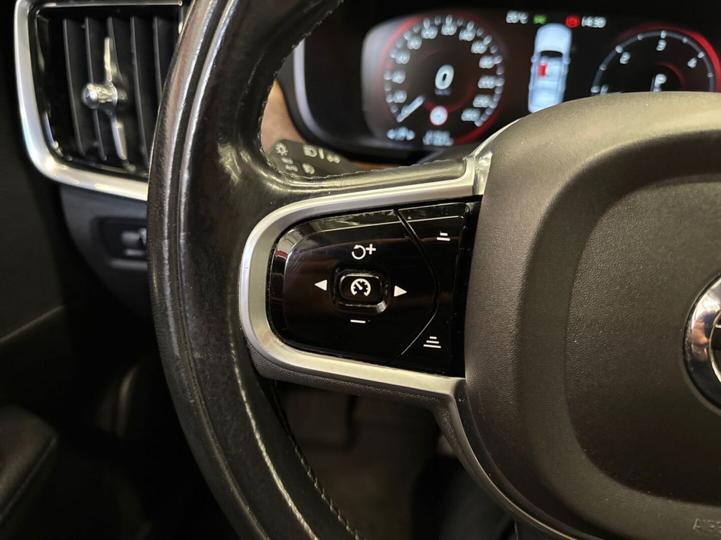 VOLVO S90 2016