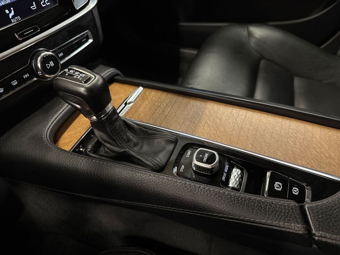 VOLVO S90 2016