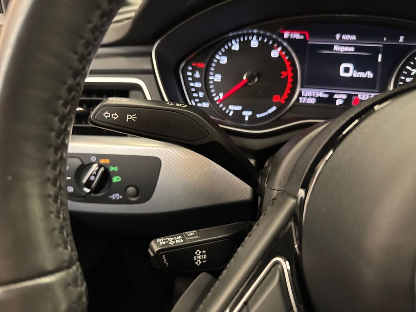 AUDI A4 24