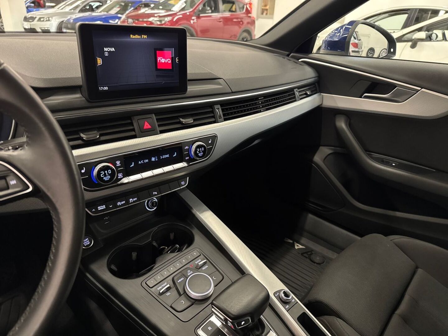 AUDI A4 25