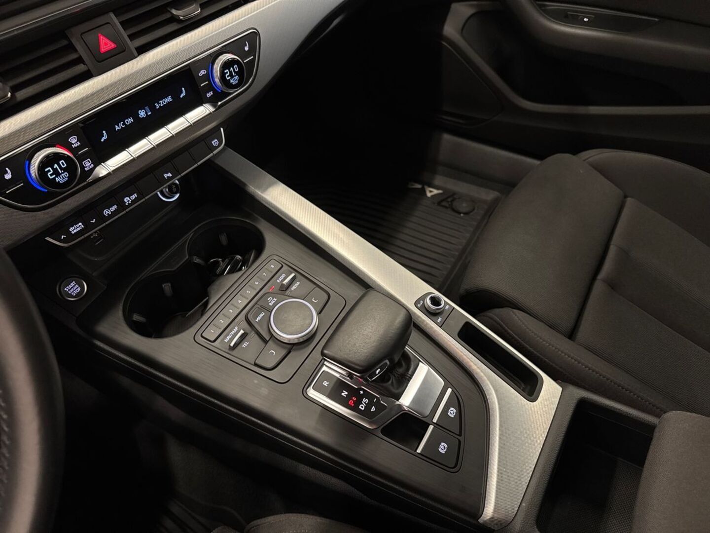 AUDI A4 26