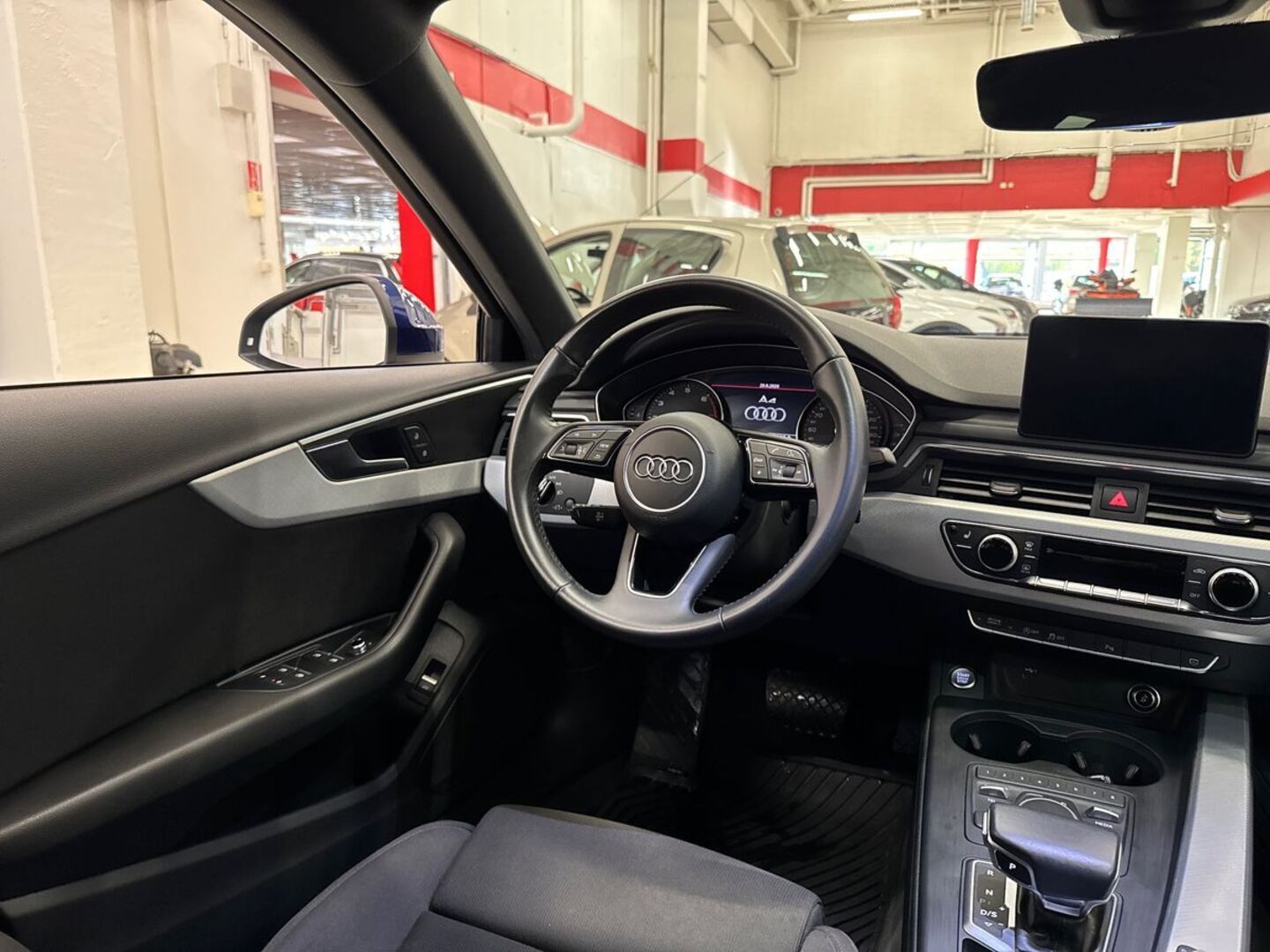 AUDI A4 28