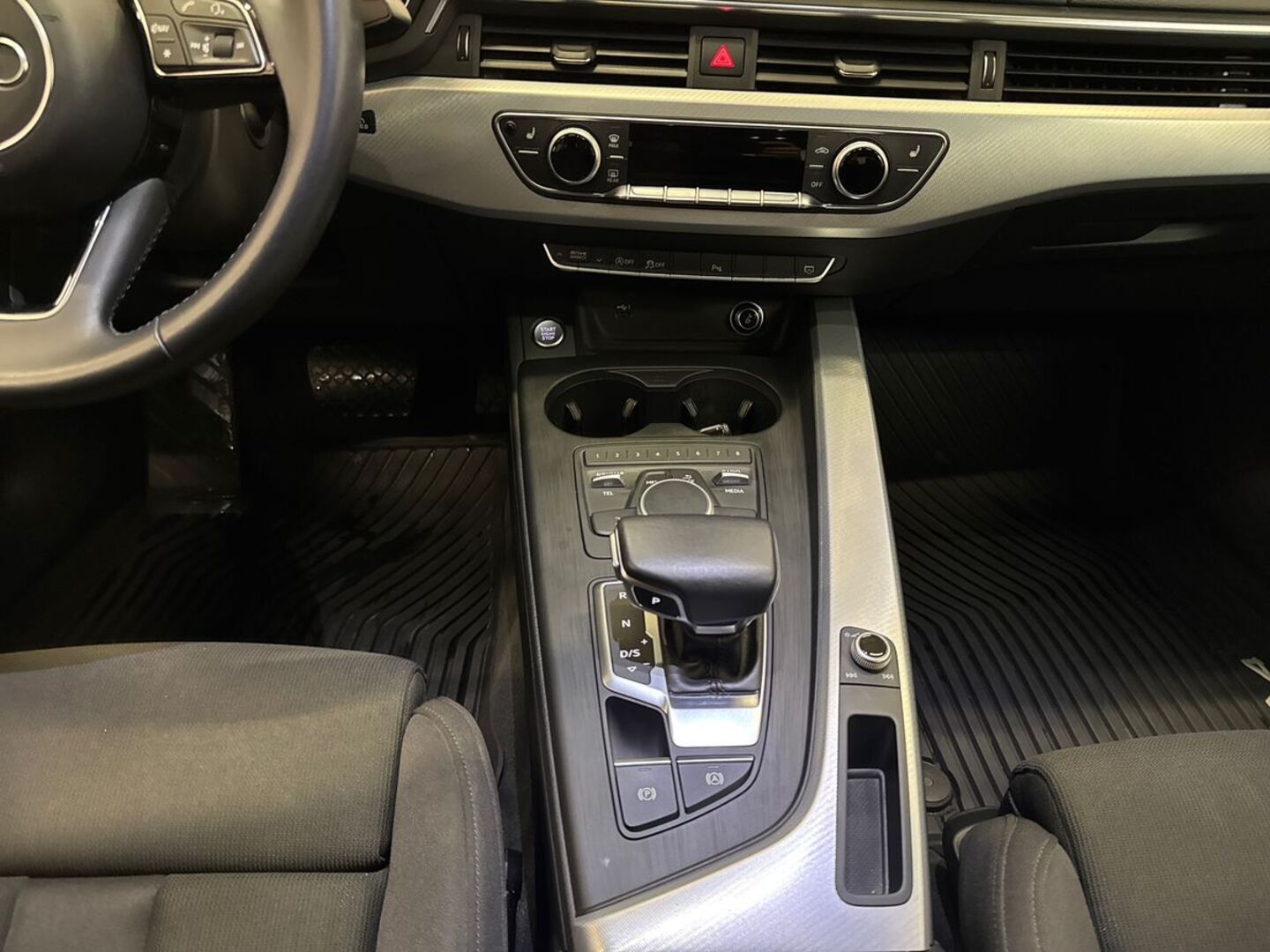 AUDI A4 30
