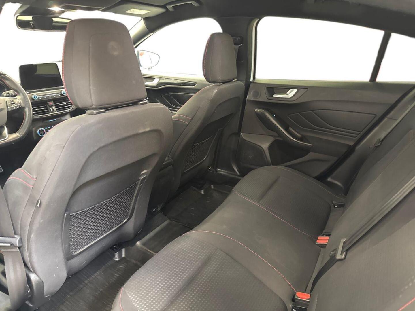 FORD Focus 8