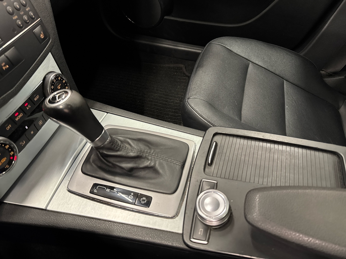 MERCEDES-BENZ C 2009