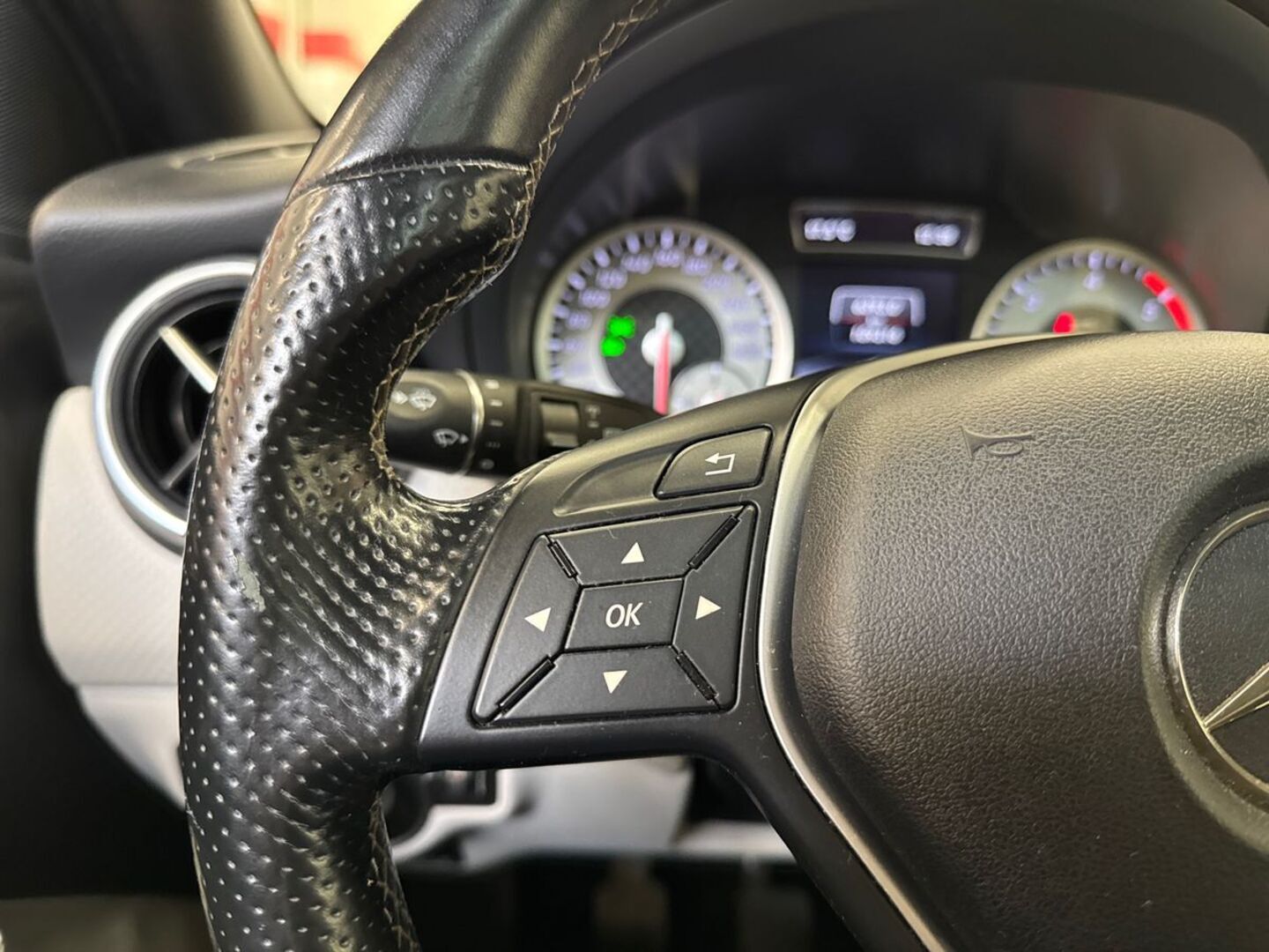 MERCEDES-BENZ A 22