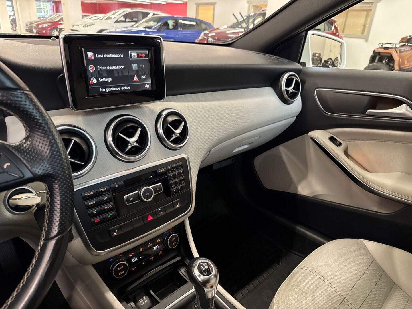 MERCEDES-BENZ A 24