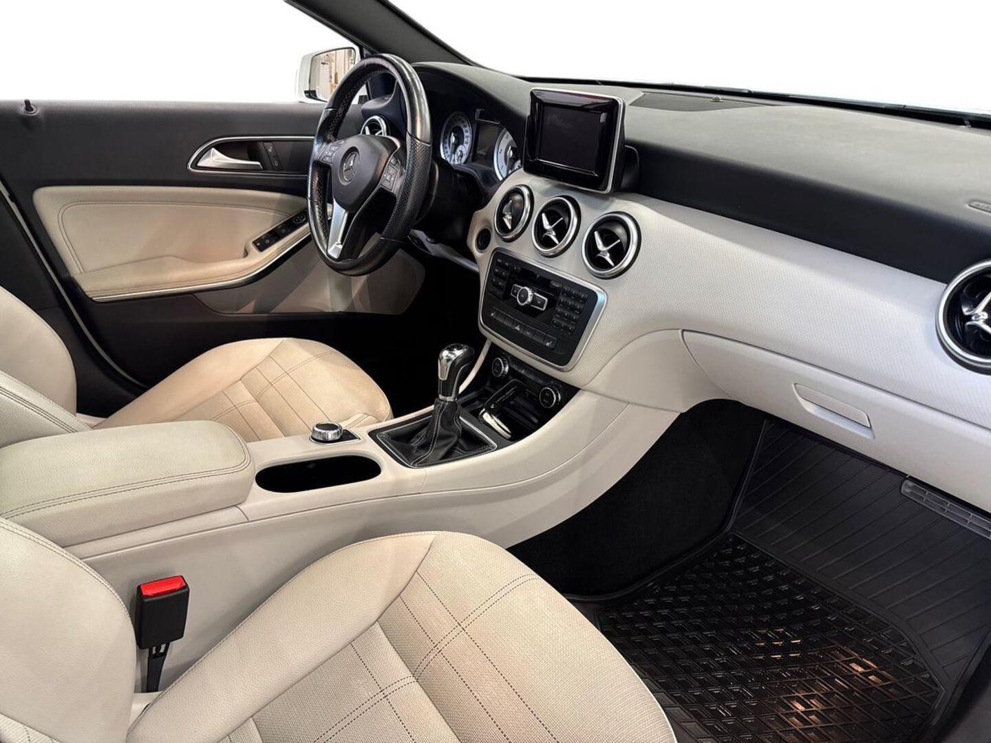 MERCEDES-BENZ A 9