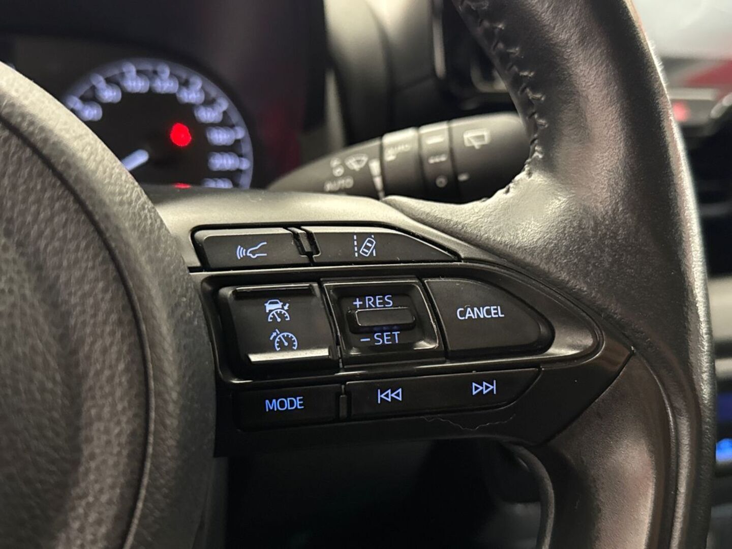 TOYOTA Yaris 2021