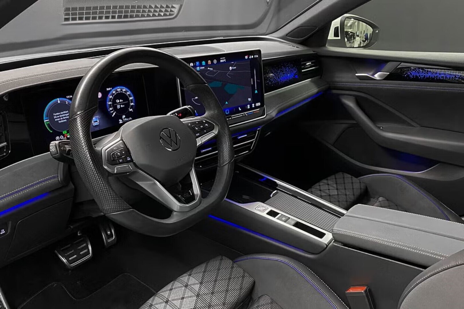 VOLKSWAGEN Passat 2025