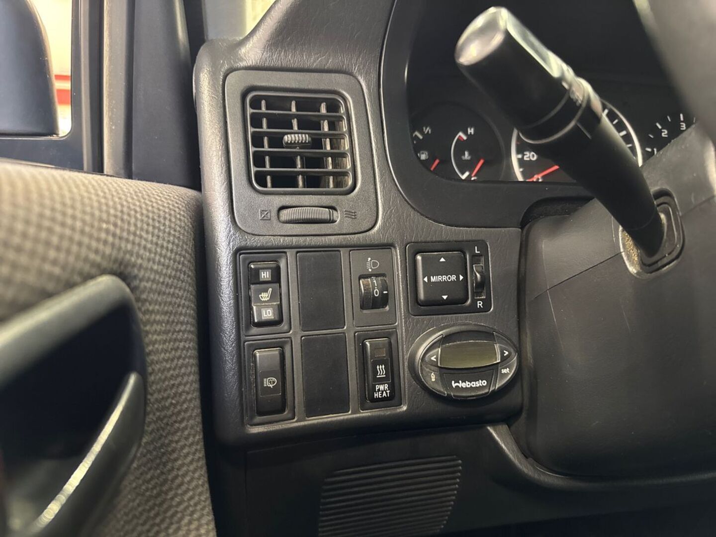 TOYOTA Hiace 2011