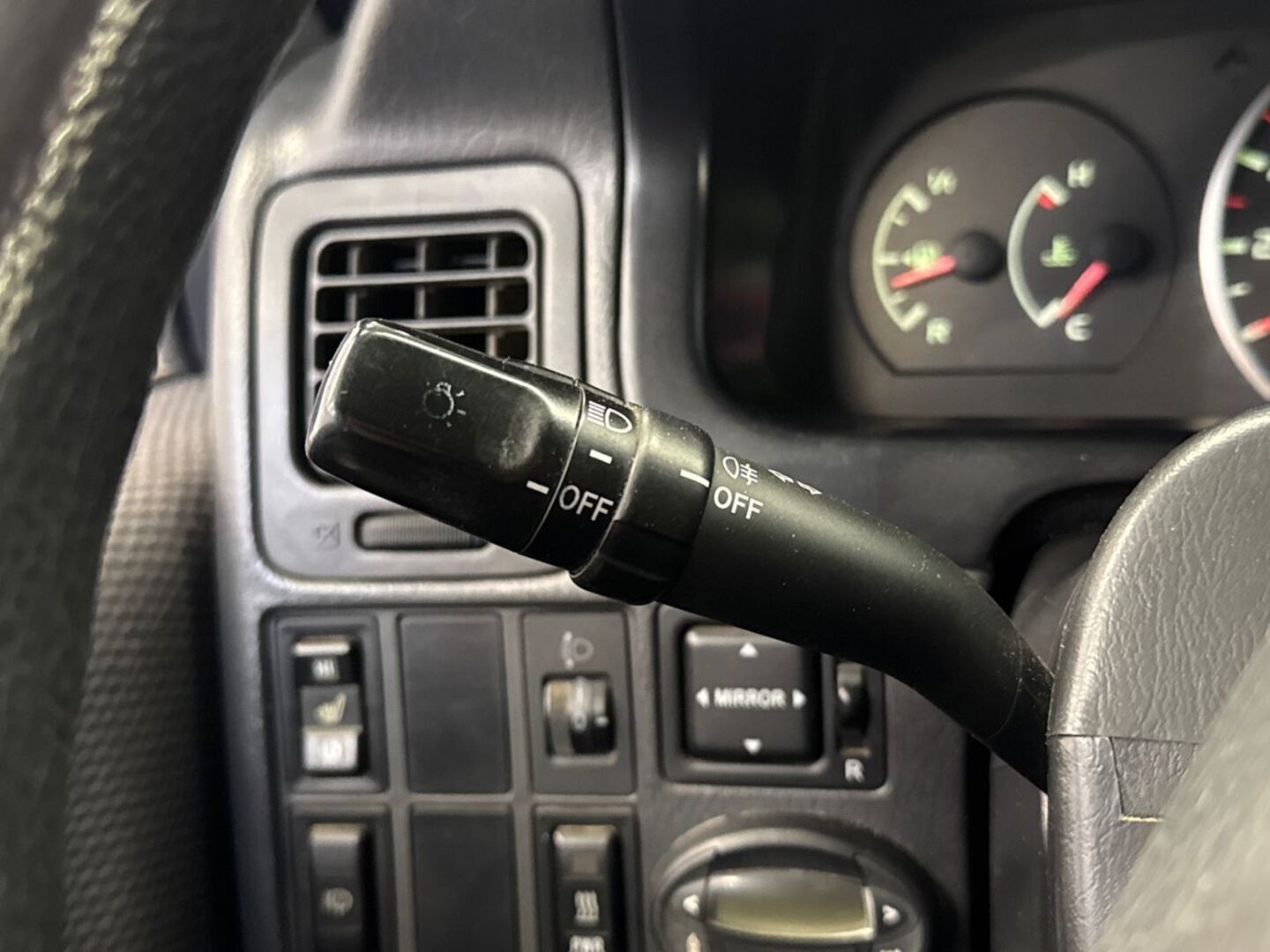 TOYOTA Hiace 2011