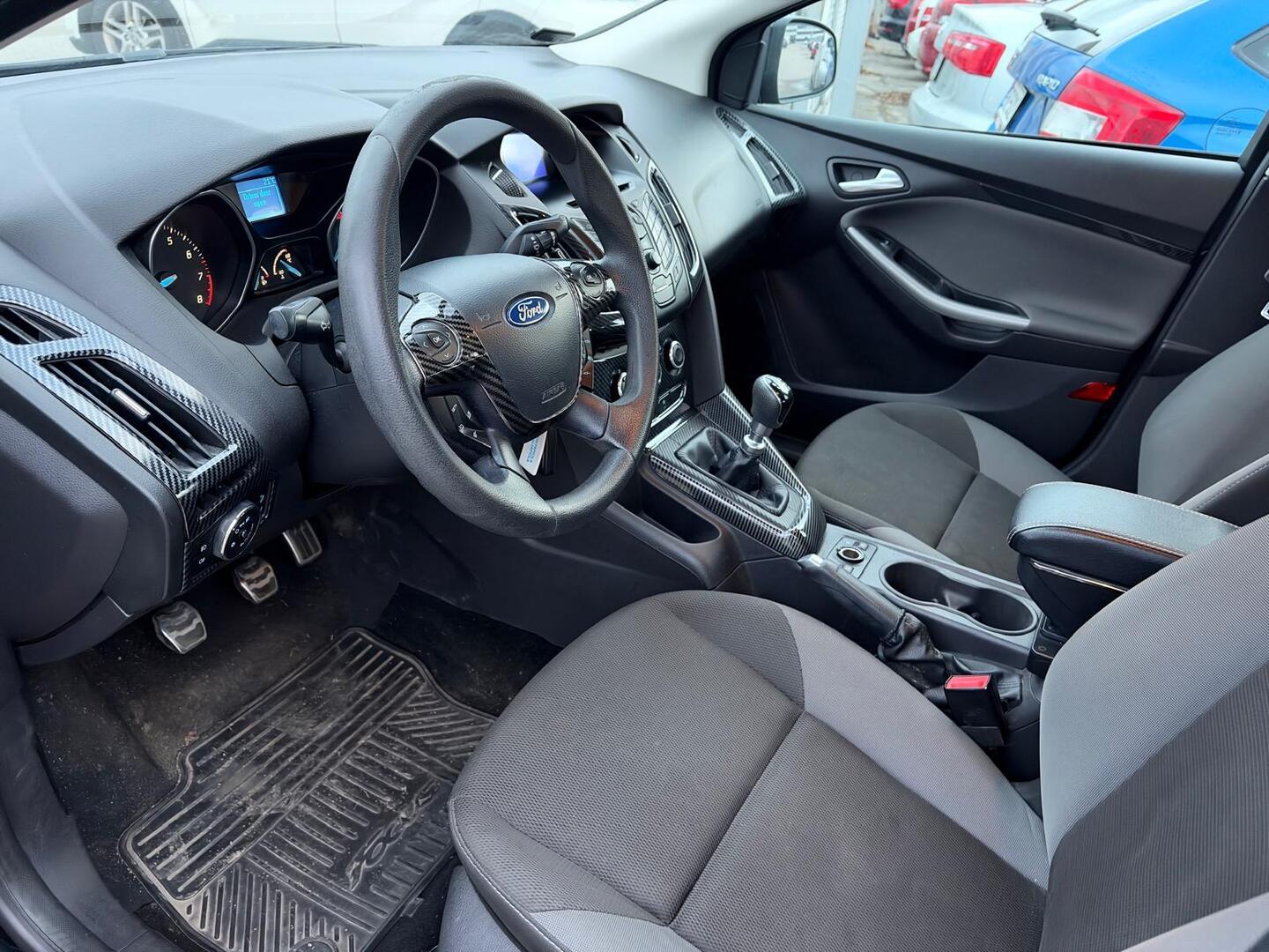 FORD Focus 2012