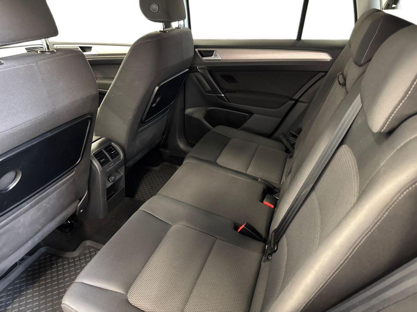 VOLKSWAGEN Golf Sportsvan 2014