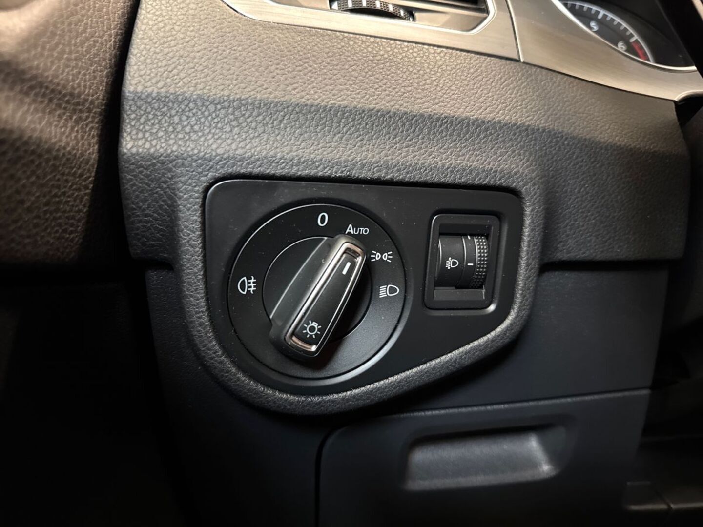 VOLKSWAGEN Golf Sportsvan 2014