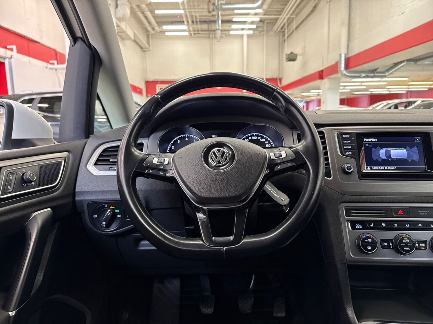 VOLKSWAGEN Golf Sportsvan 2014