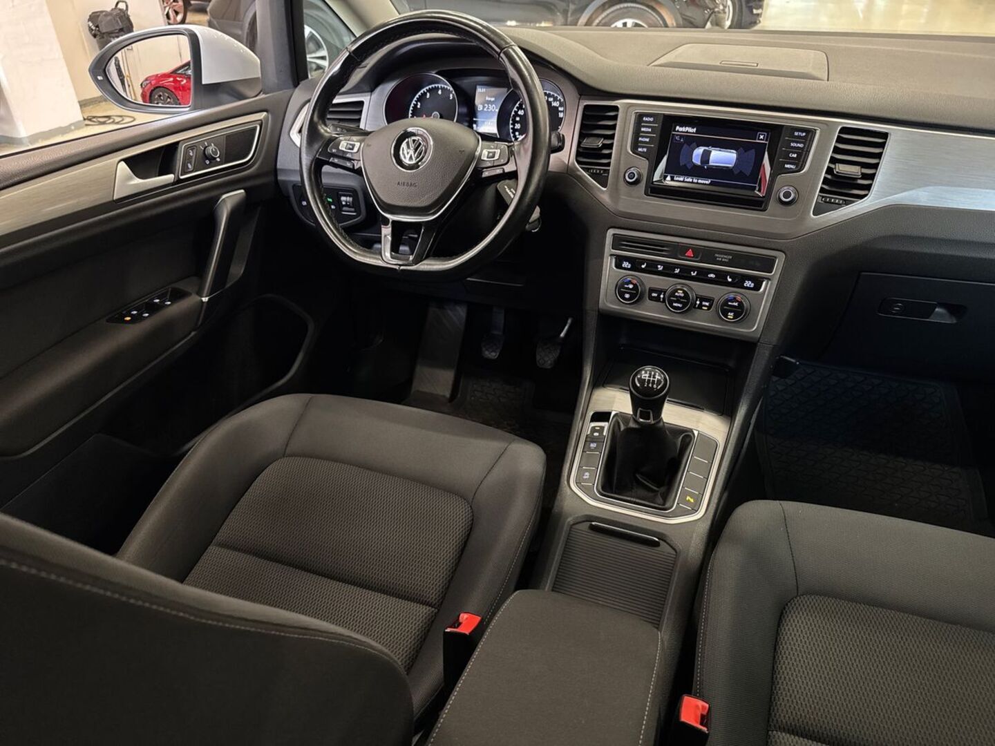 VOLKSWAGEN Golf Sportsvan 2014