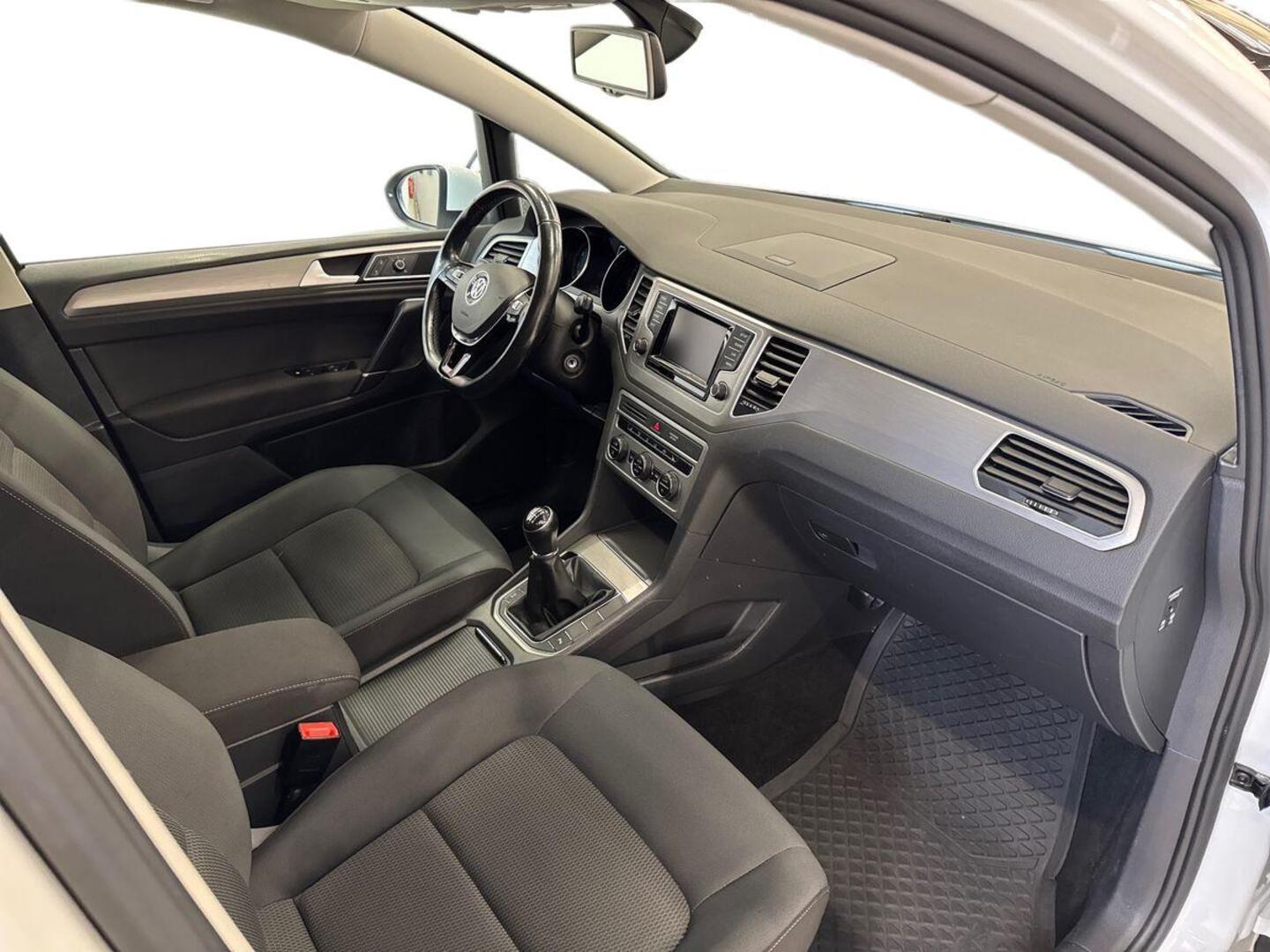 VOLKSWAGEN Golf Sportsvan 2014