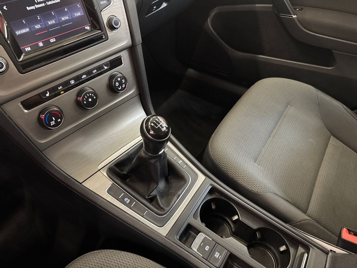 VOLKSWAGEN Golf 2014