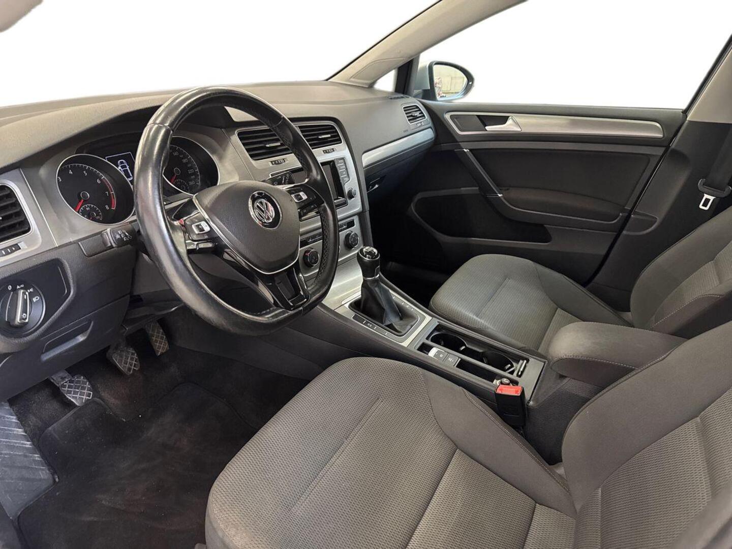 VOLKSWAGEN Golf 2014