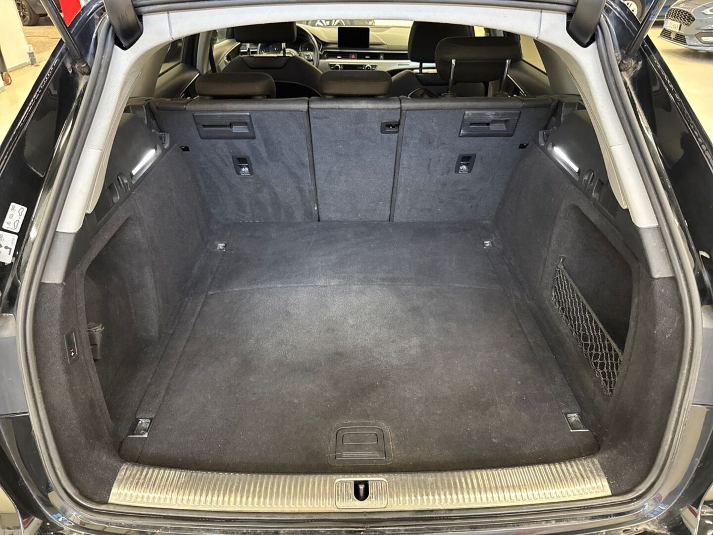 AUDI A4 11