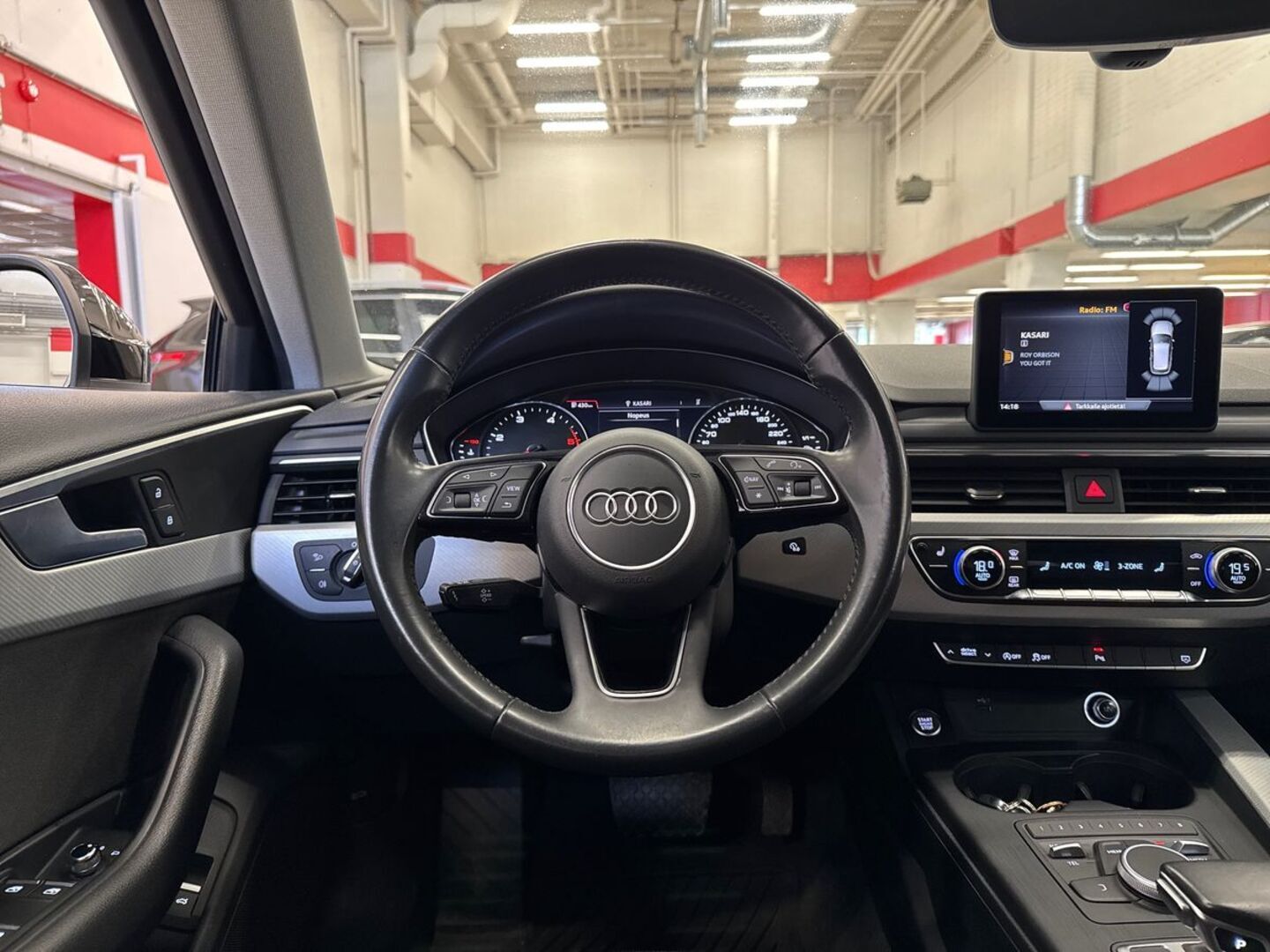AUDI A4 19