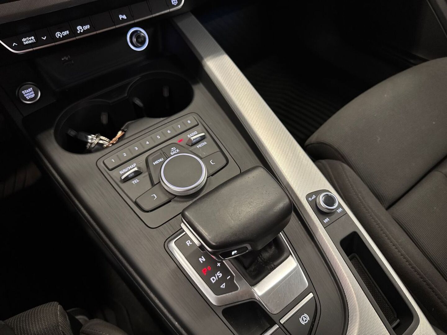 AUDI A4 26