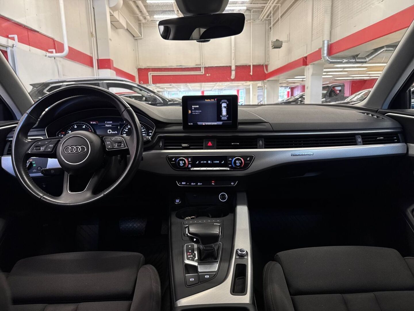AUDI A4 29