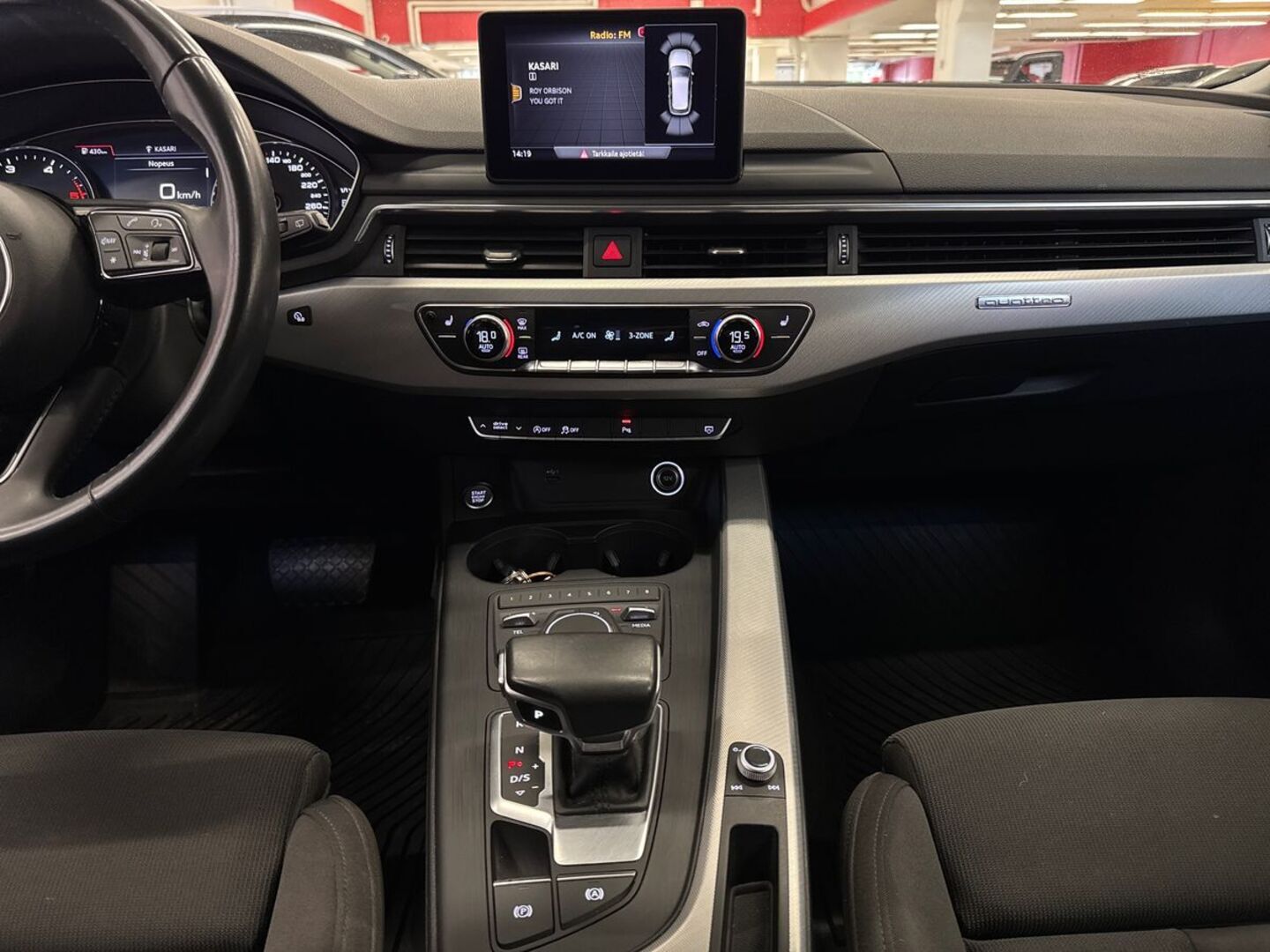 AUDI A4 30